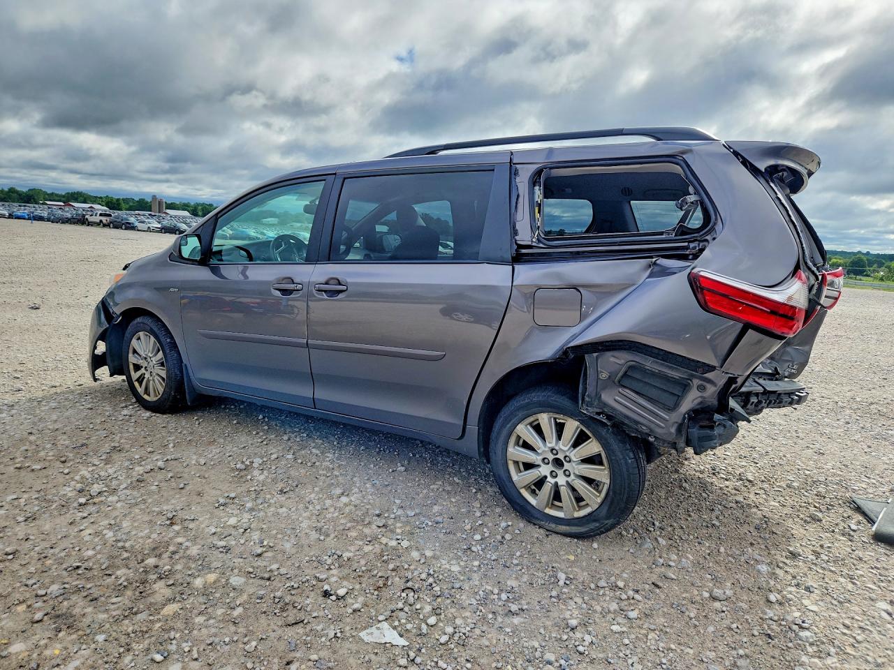 2017 TOYOTA SIENNA