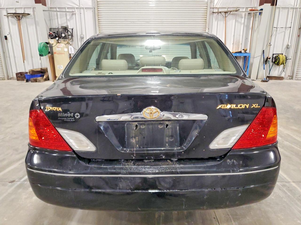 2002 TOYOTA AVALON