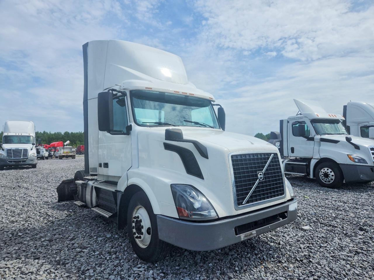 2017 VOLVO VN