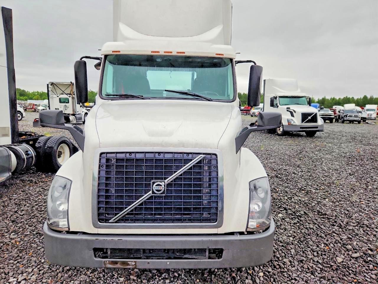 2017 VOLVO VN