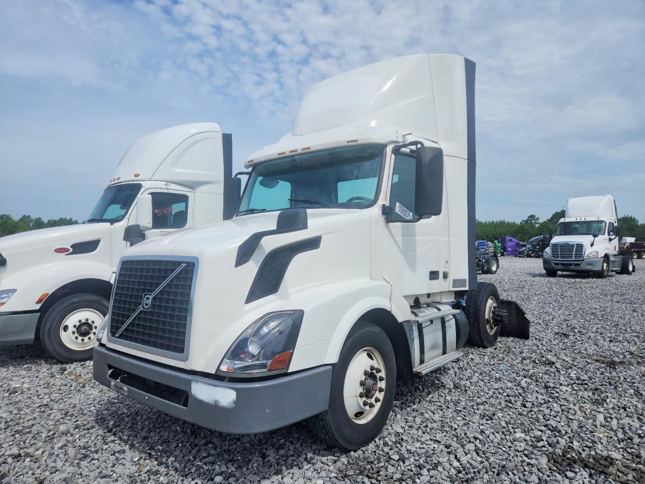 2017 VOLVO VN