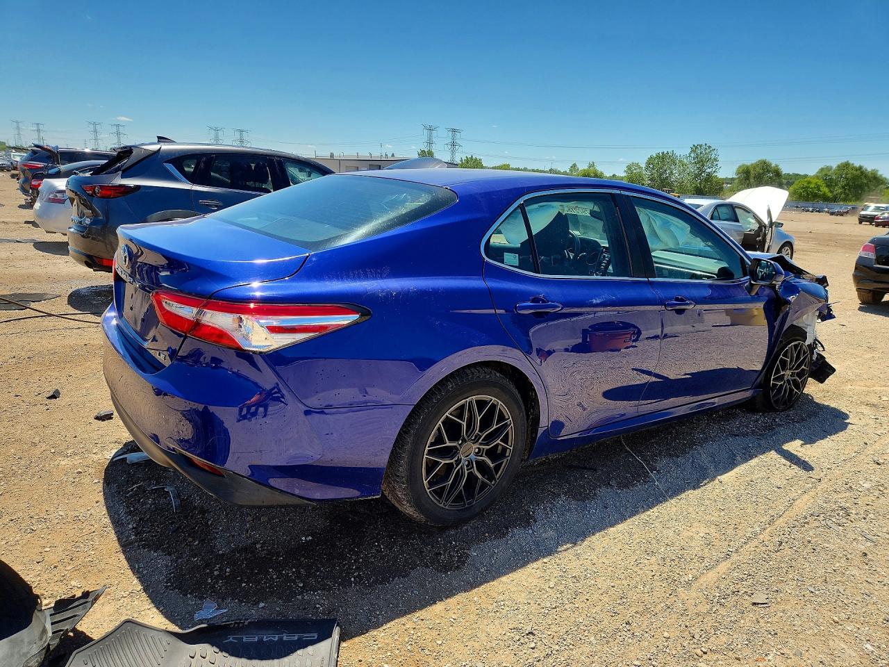 2018 TOYOTA CAMRY
