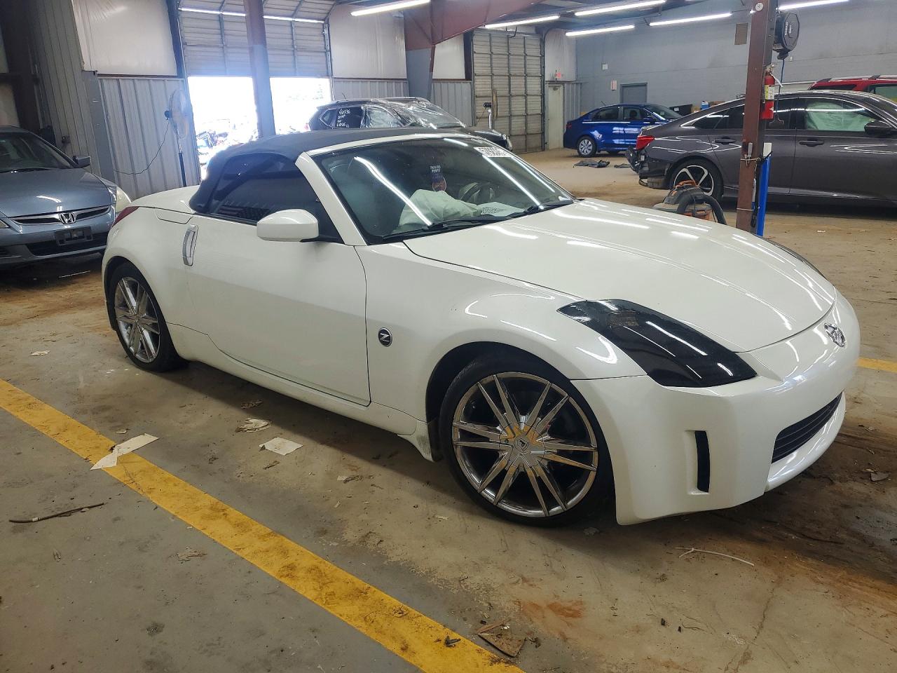 2004 NISSAN 350Z