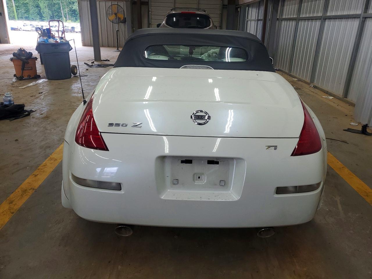 2004 NISSAN 350Z