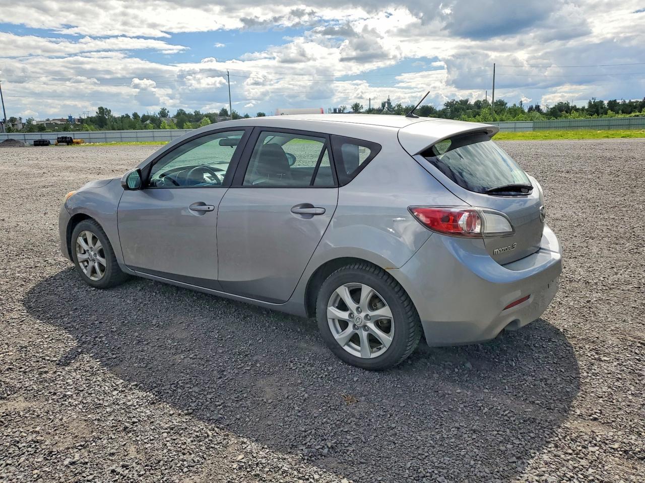 2013 MAZDA 3