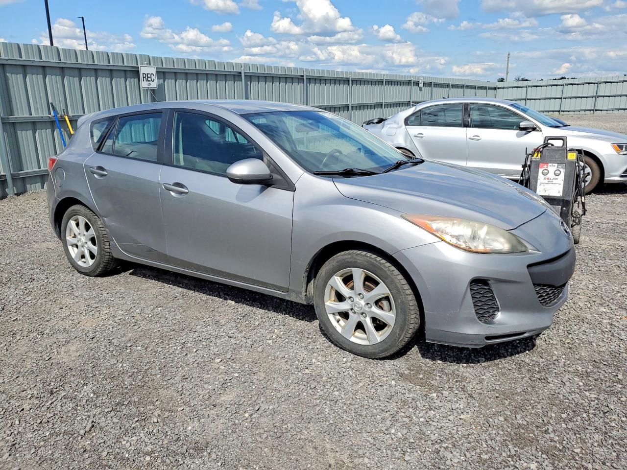 2013 MAZDA 3