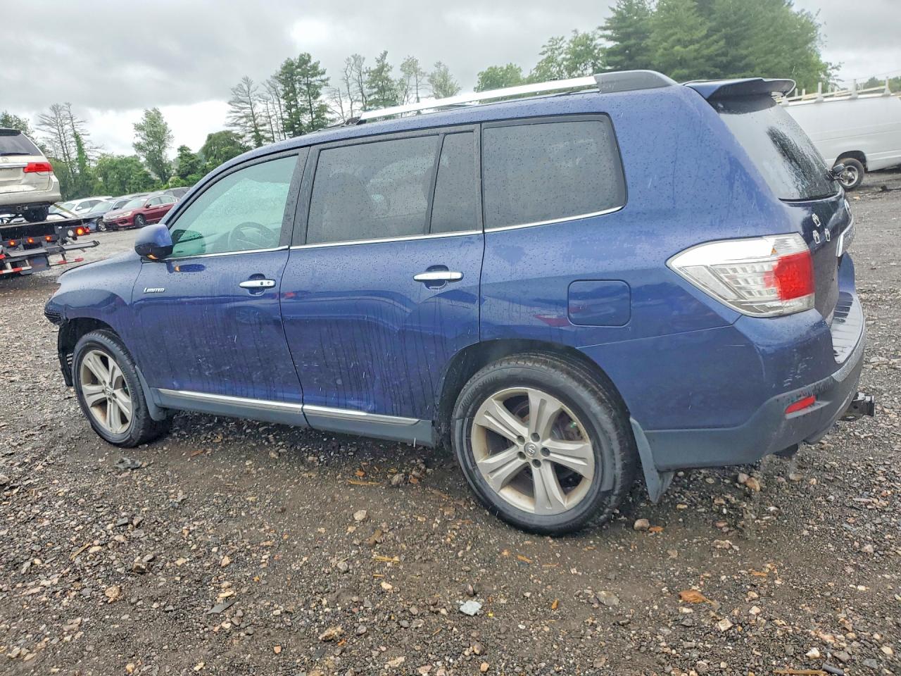 2011 TOYOTA HIGHLANDER