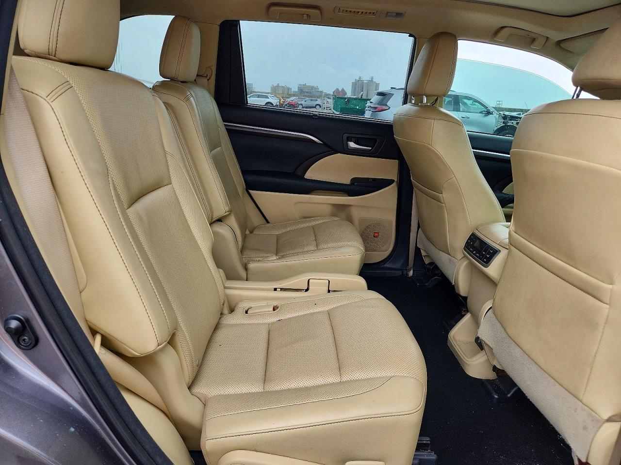 2015 TOYOTA HIGHLANDER