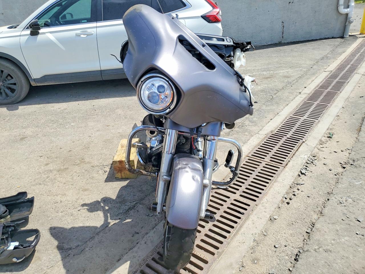 2016 HARLEY-DAVIDSON FL