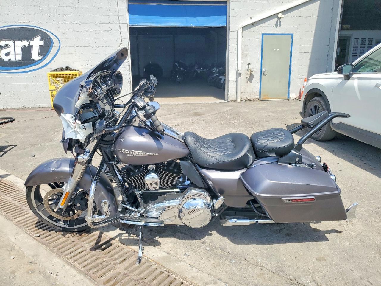2016 HARLEY-DAVIDSON FL