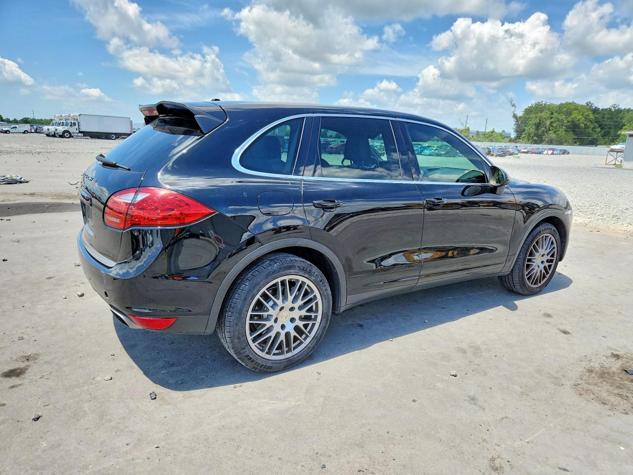 2012 PORSCHE CAYENNE