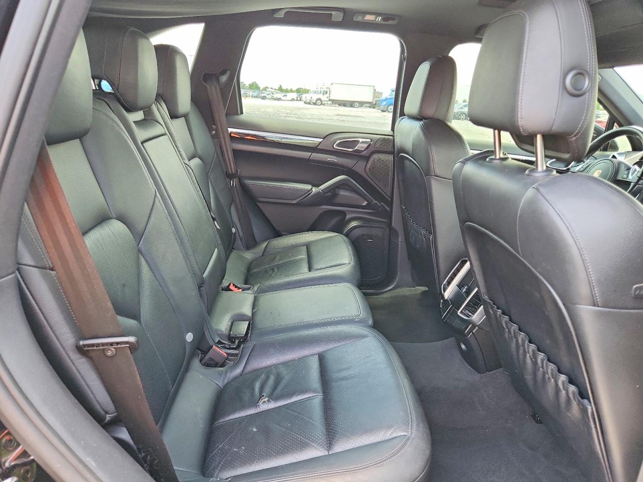 2012 PORSCHE CAYENNE