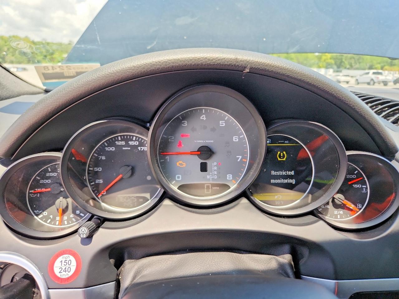 2012 PORSCHE CAYENNE