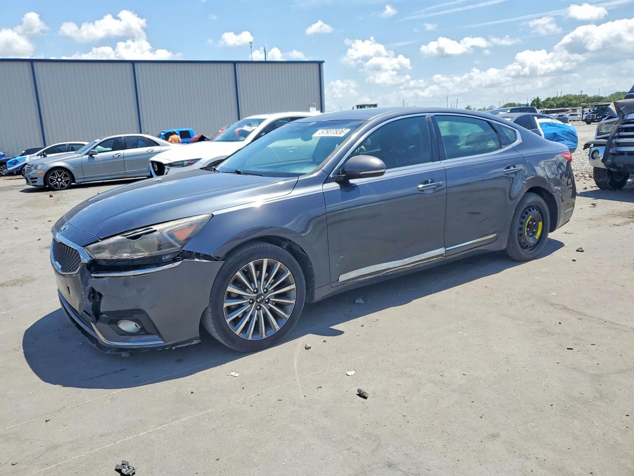 2017 KIA CADENZA