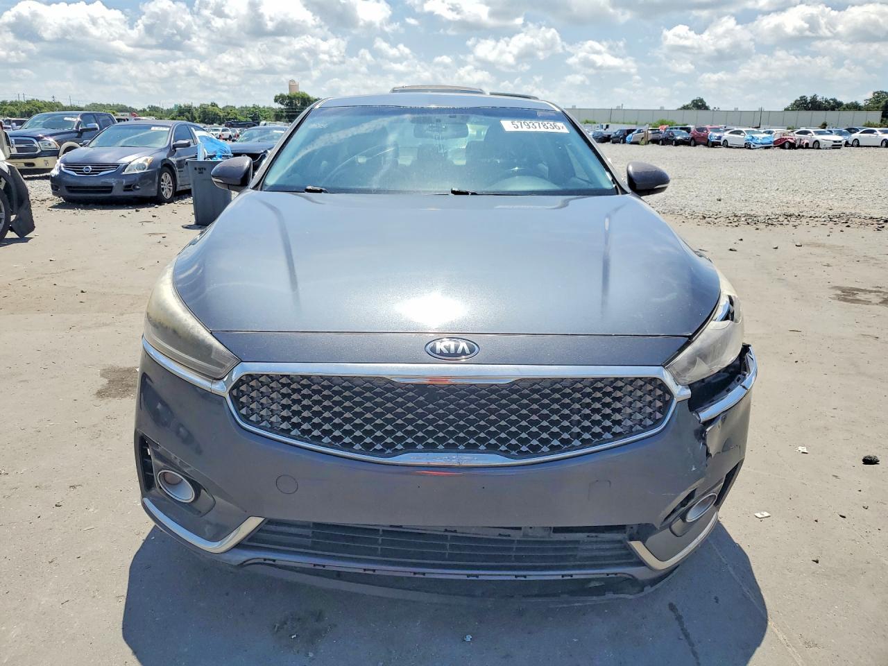 2017 KIA CADENZA