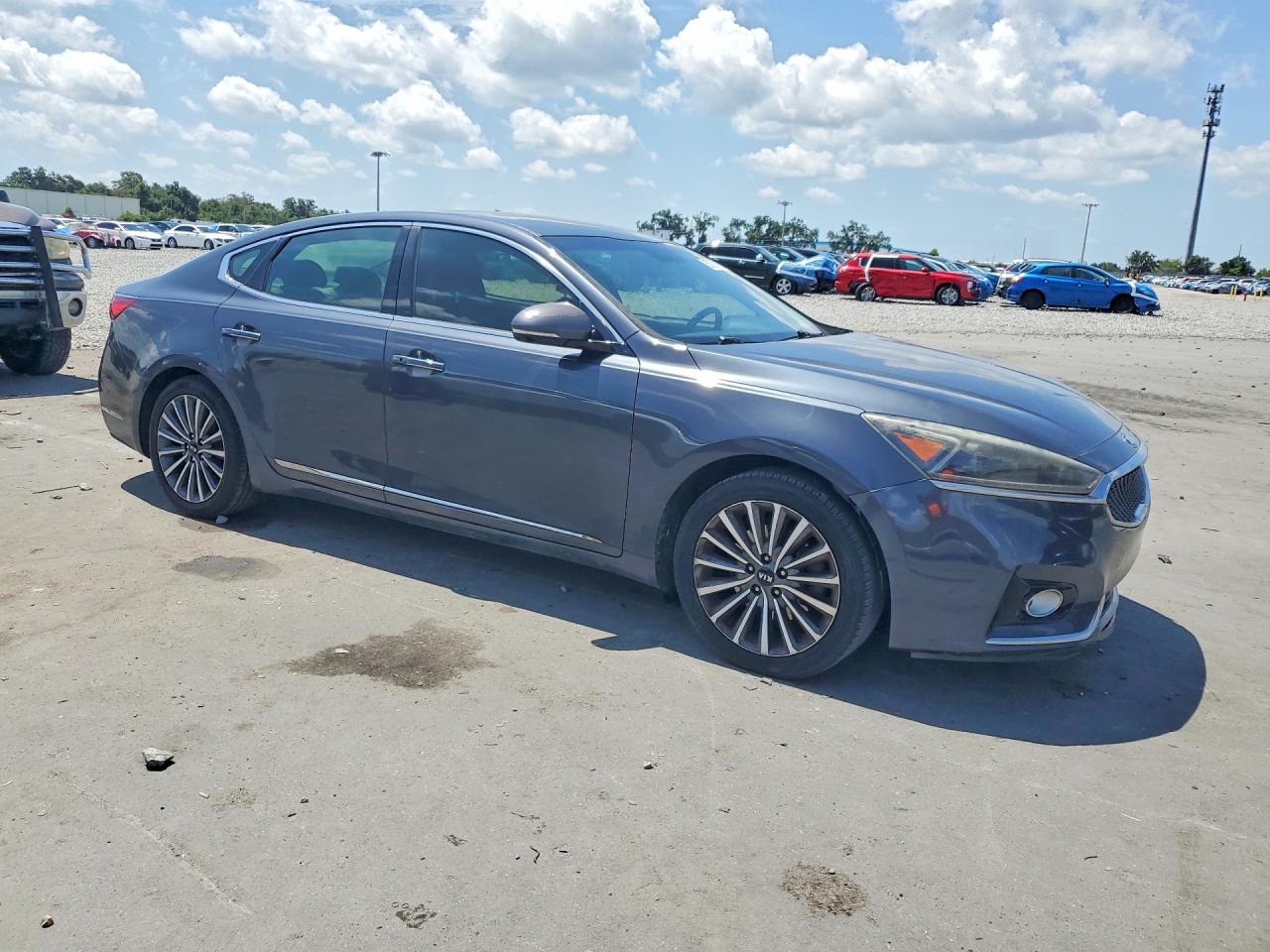 2017 KIA CADENZA
