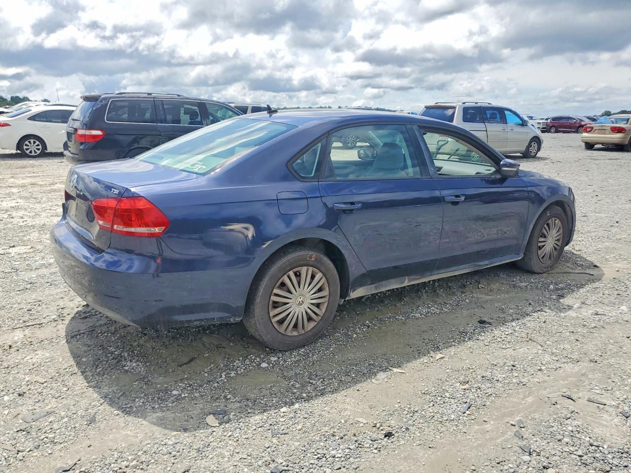 2014 VOLKSWAGEN PASSAT