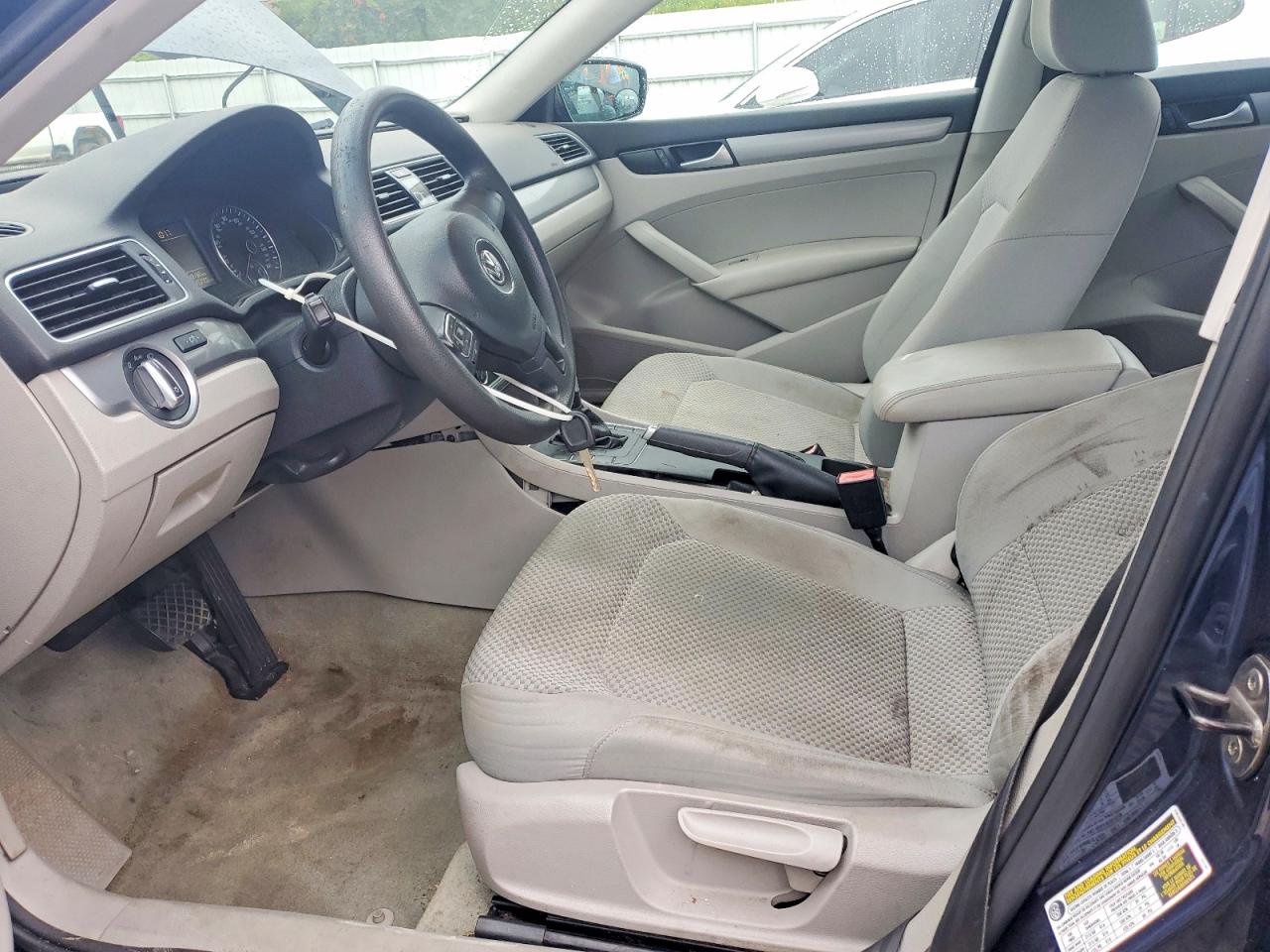 2014 VOLKSWAGEN PASSAT