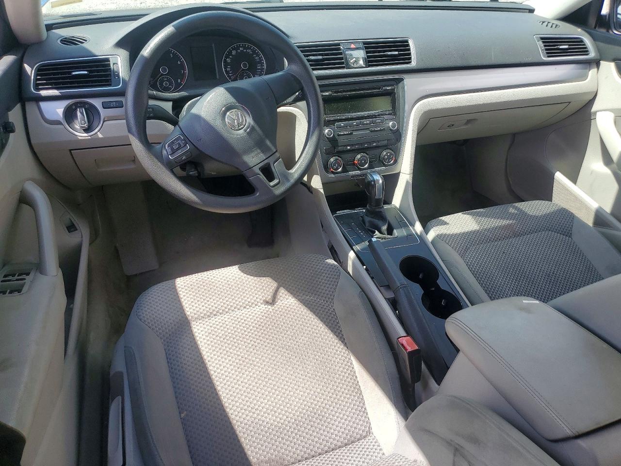 2014 VOLKSWAGEN PASSAT