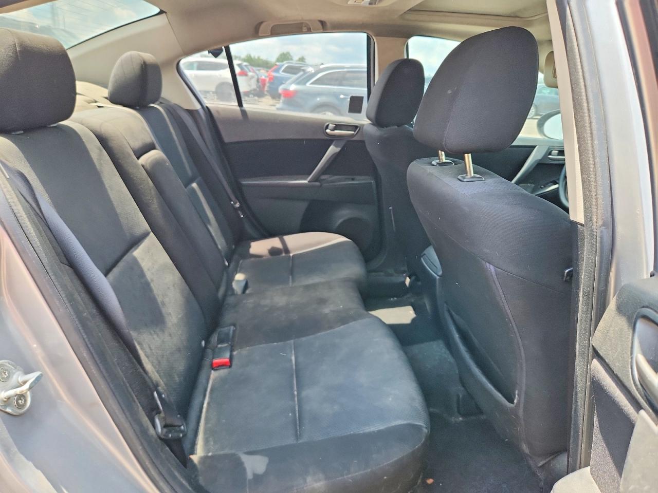 2011 MAZDA 3