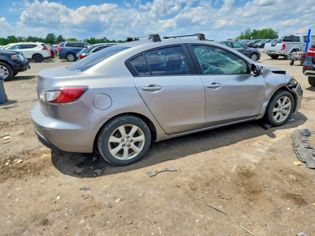 2011 MAZDA 3