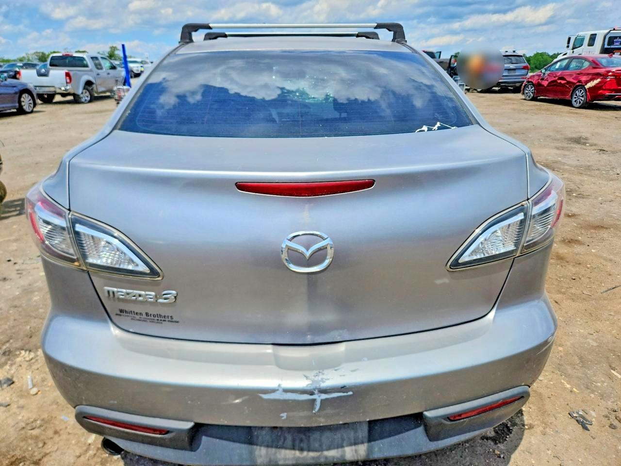 2011 MAZDA 3