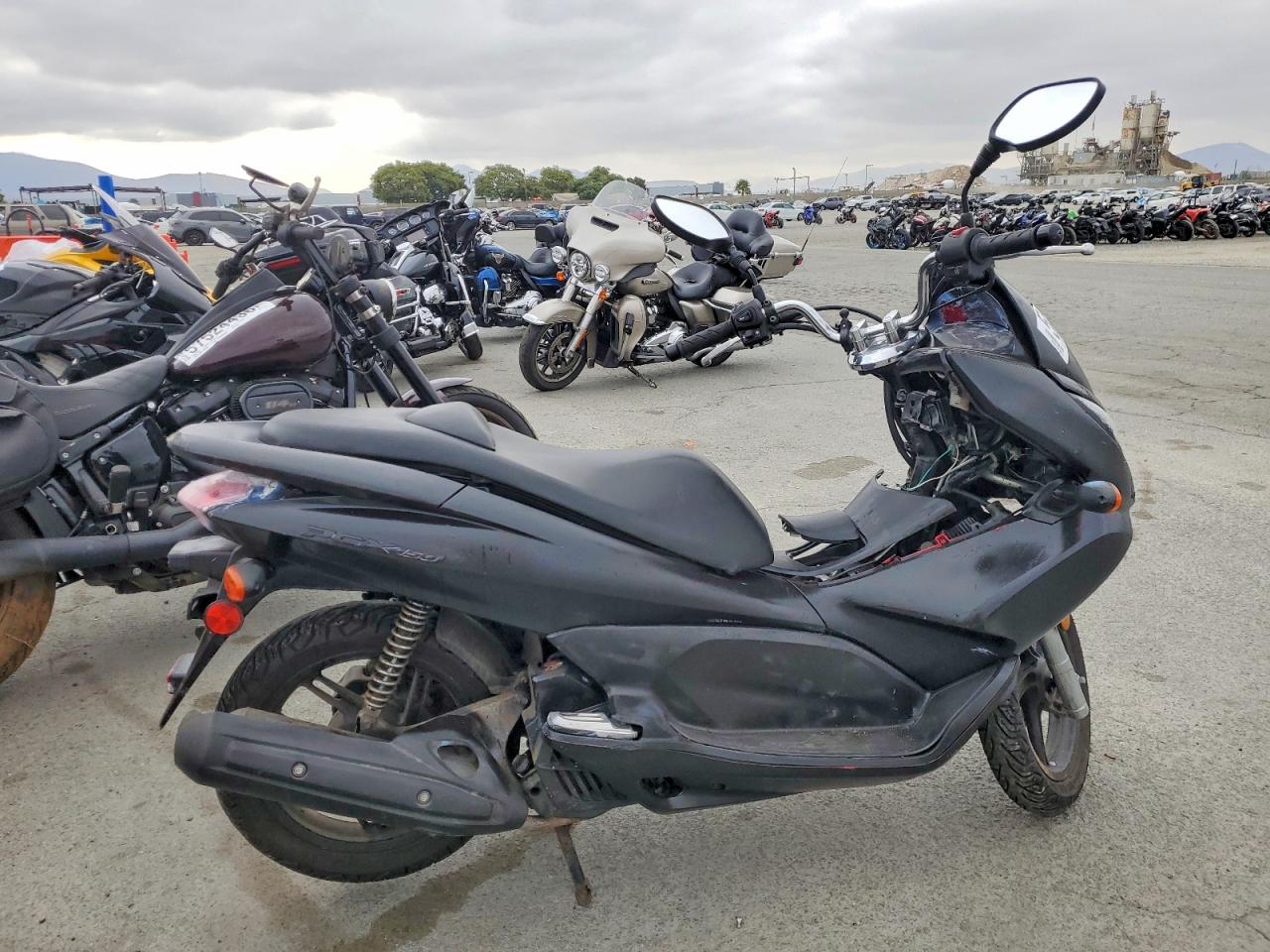 2013 HONDA PCX
