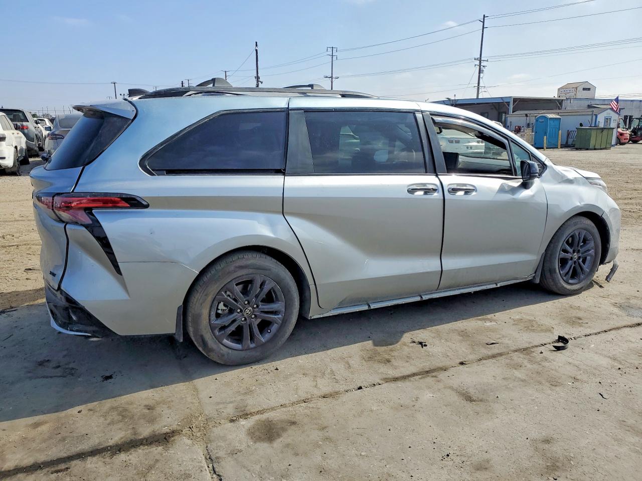 2025 TOYOTA SIENNA