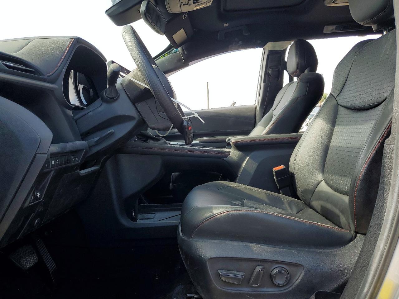 2025 TOYOTA SIENNA