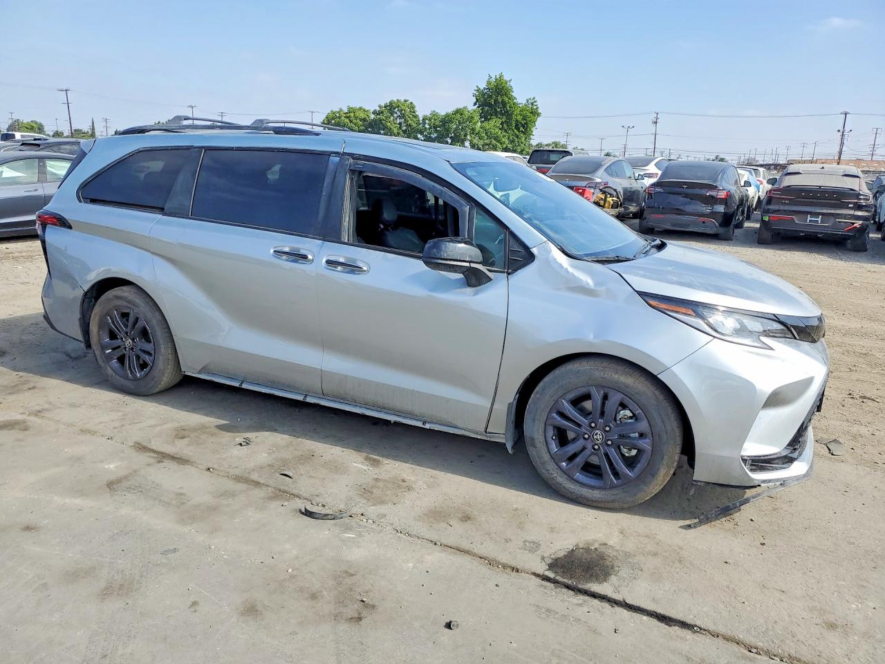 2025 TOYOTA SIENNA