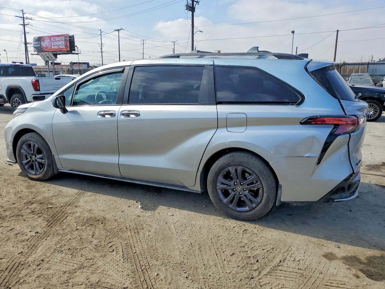 2025 TOYOTA SIENNA