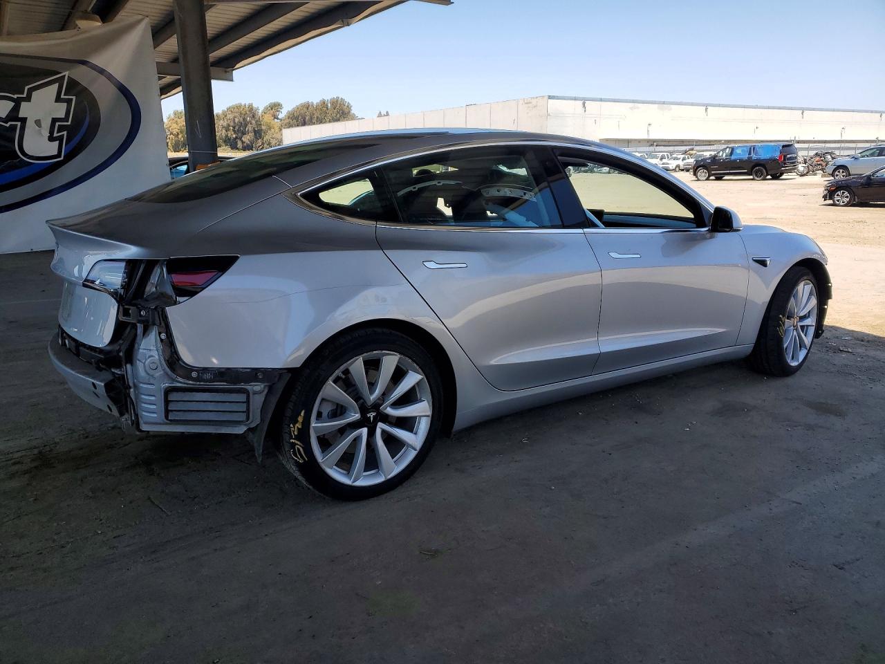 2018 TESLA MODEL 3