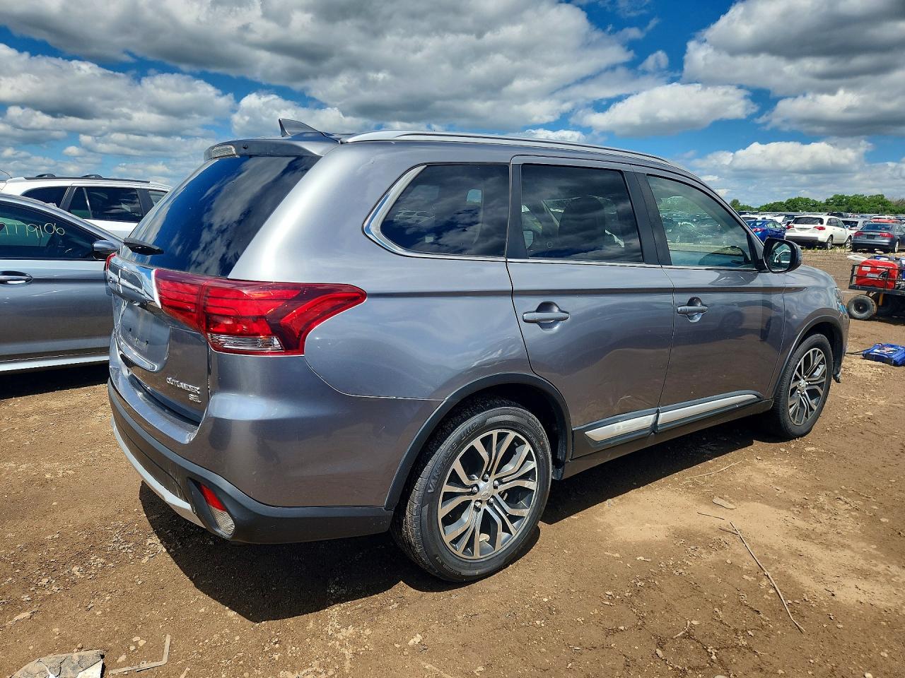 2017 MITSUBISHI OUTLANDER