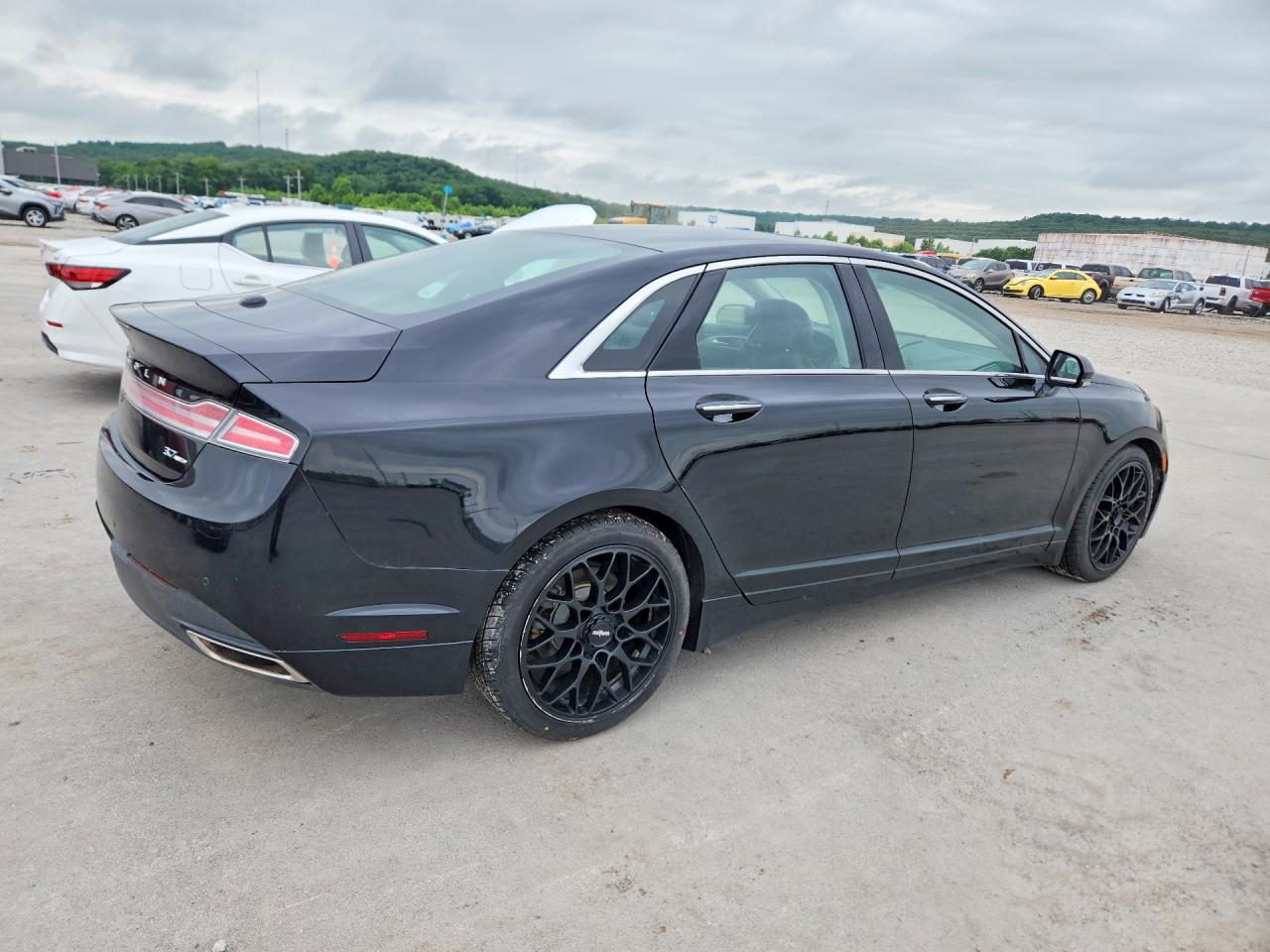 2016 LINCOLN MKZ