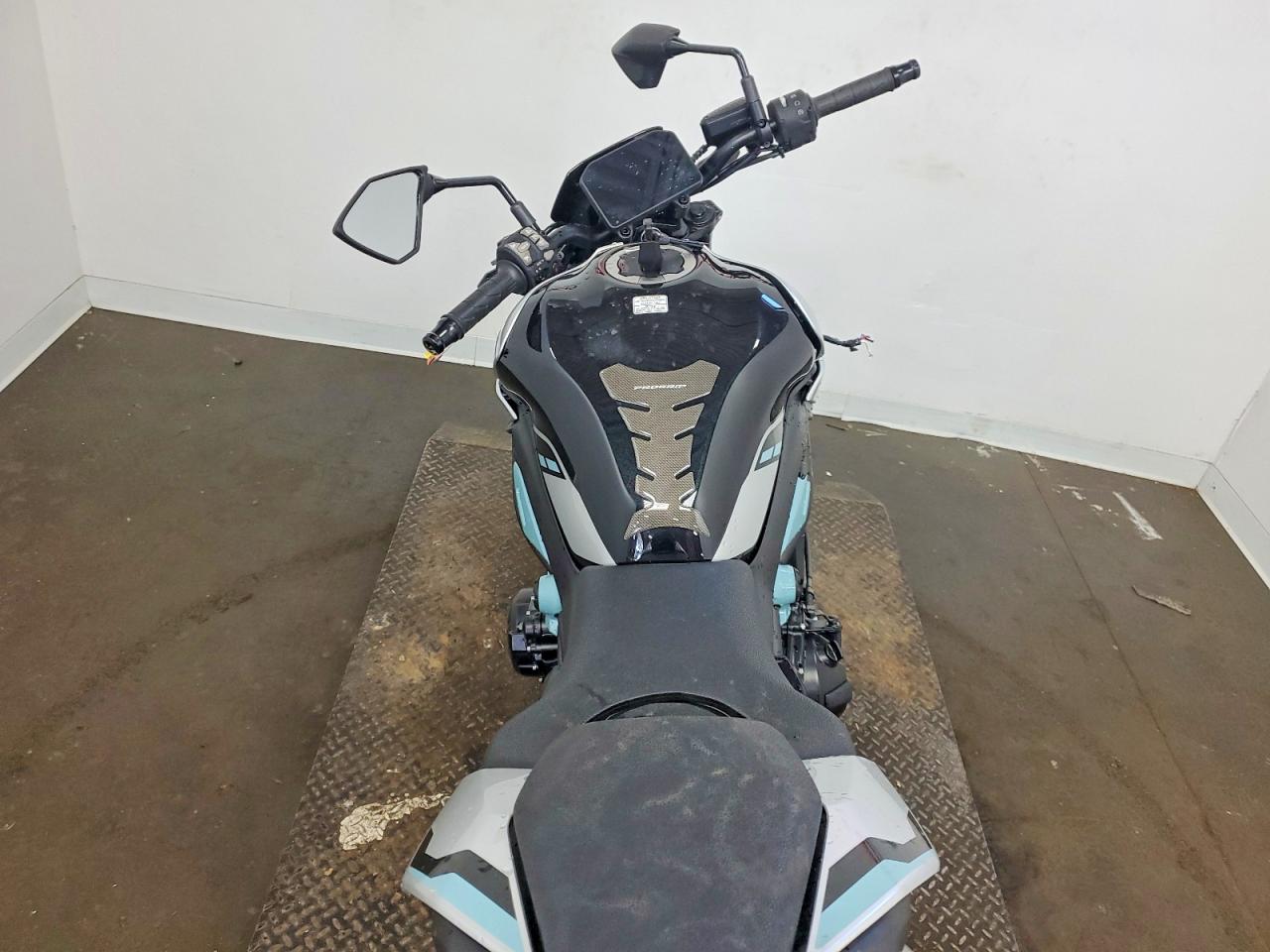 2025 KAWASAKI Z/ZR 1000