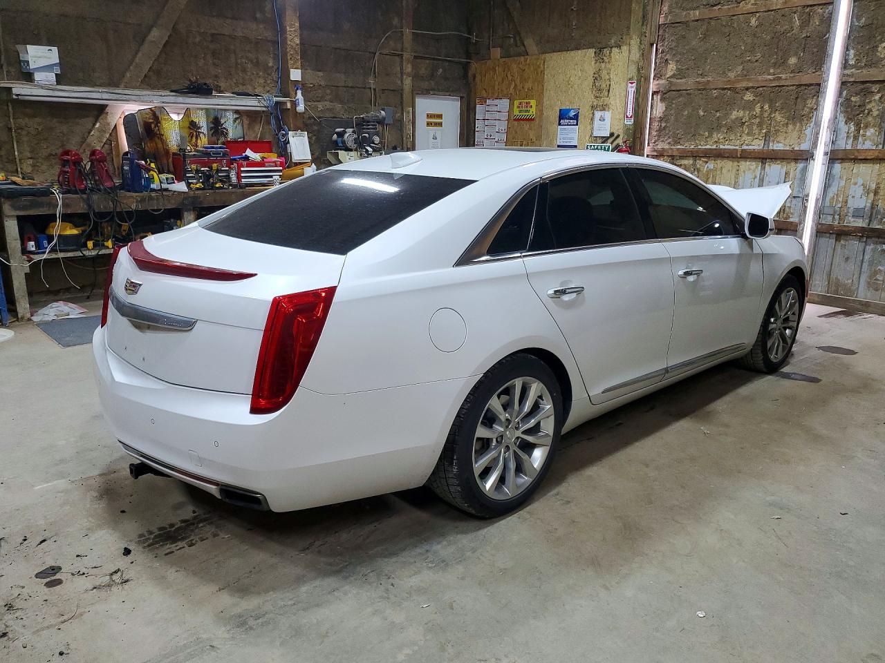 2016 CADILLAC XTS