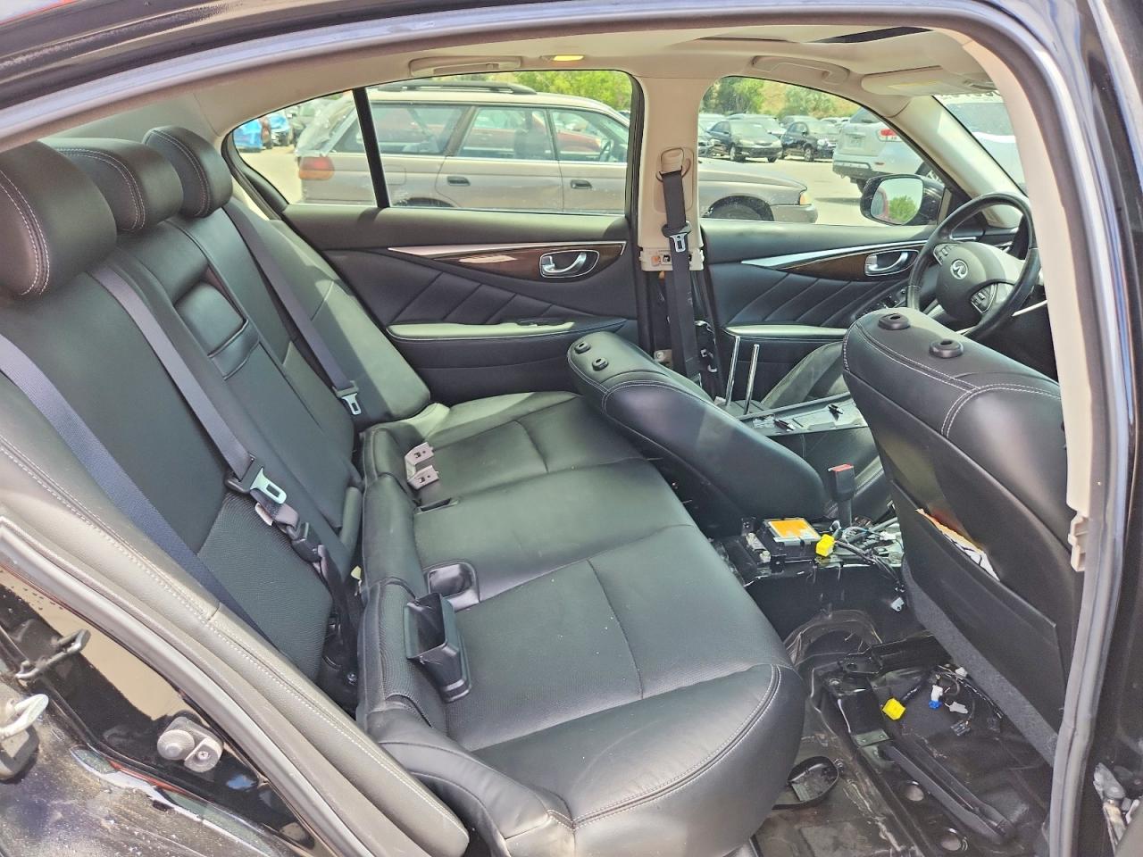 2015 INFINITI Q50