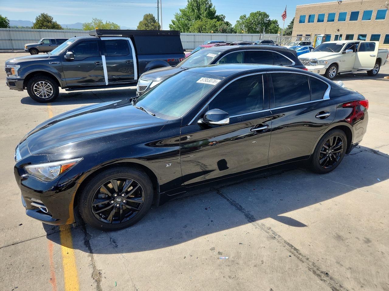 2015 INFINITI Q50