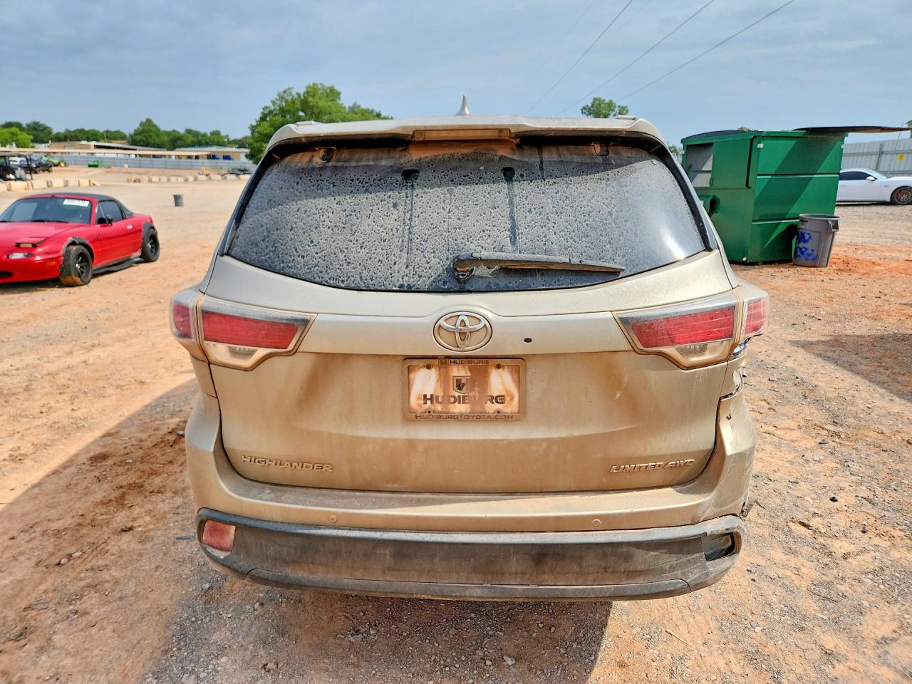 2016 TOYOTA HIGHLANDER