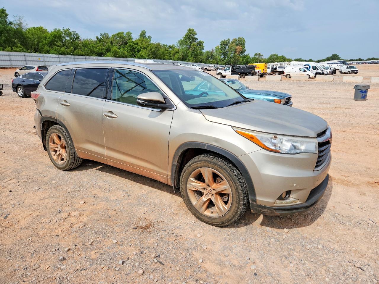 2016 TOYOTA HIGHLANDER