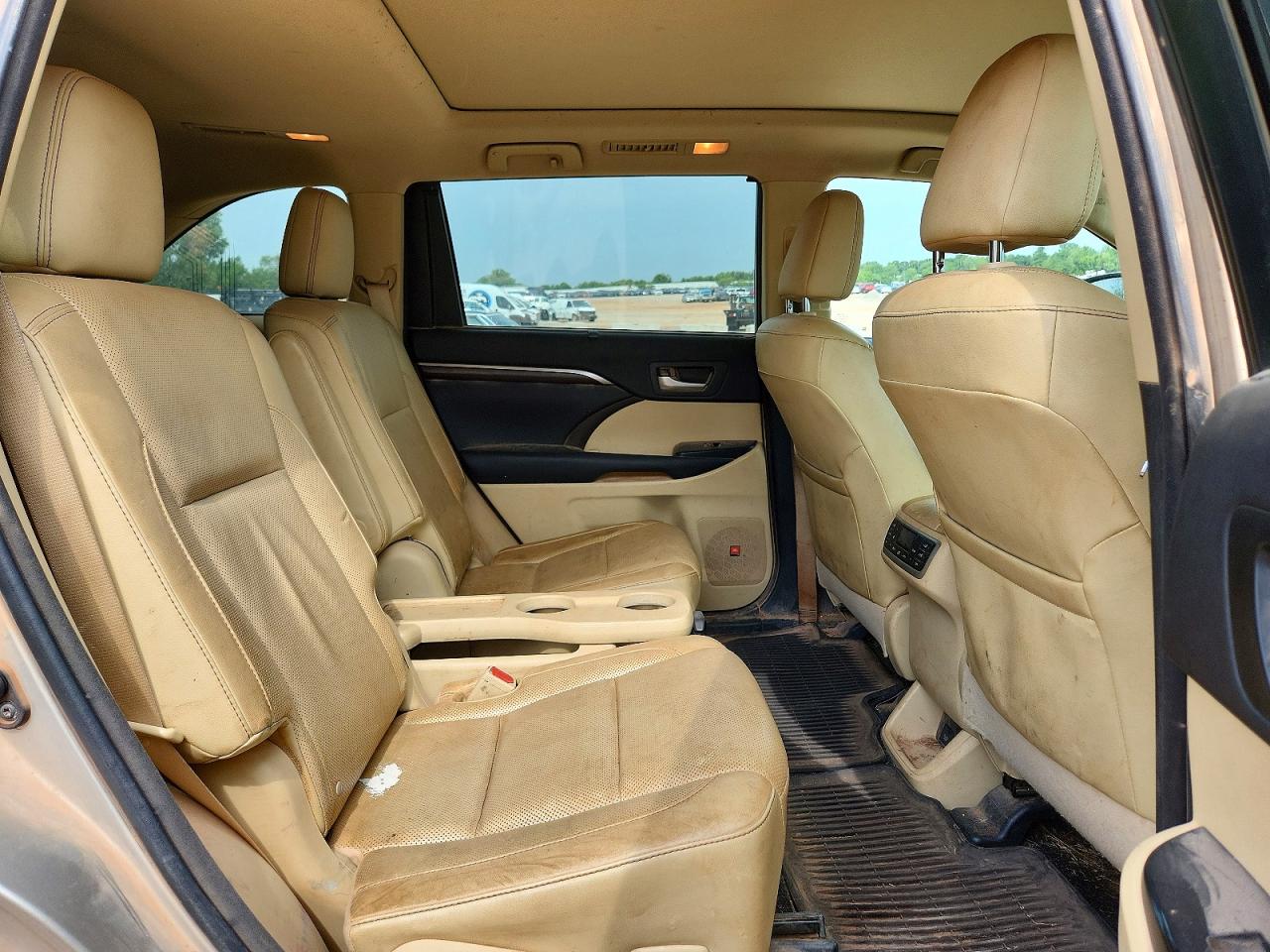 2016 TOYOTA HIGHLANDER