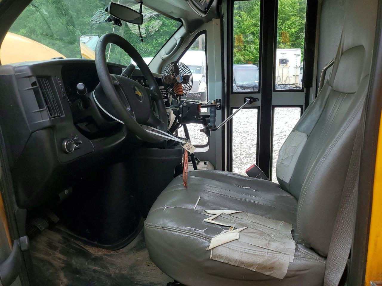 2011 CHEVROLET EXPRESS