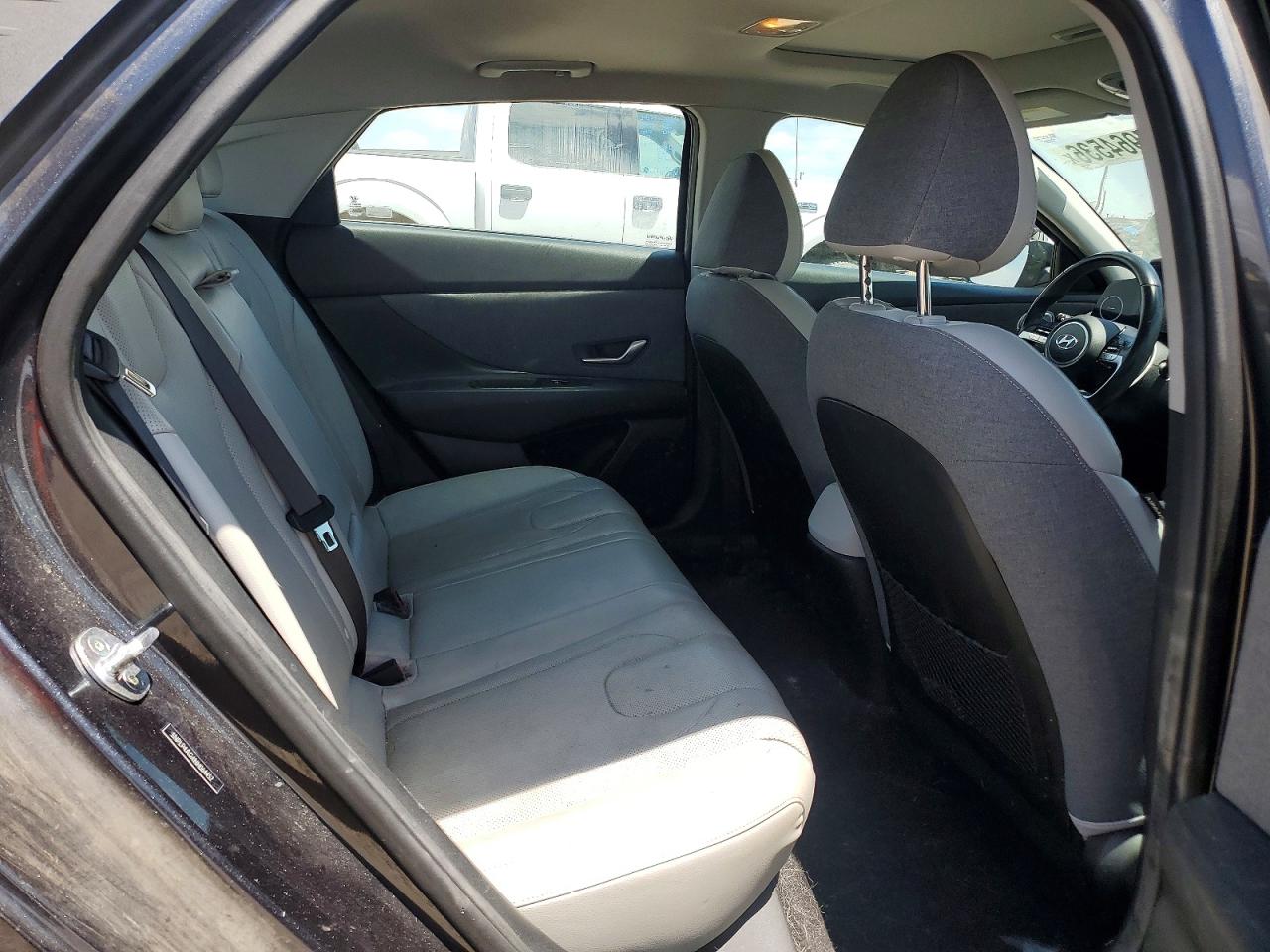 2022 HYUNDAI ELANTRA