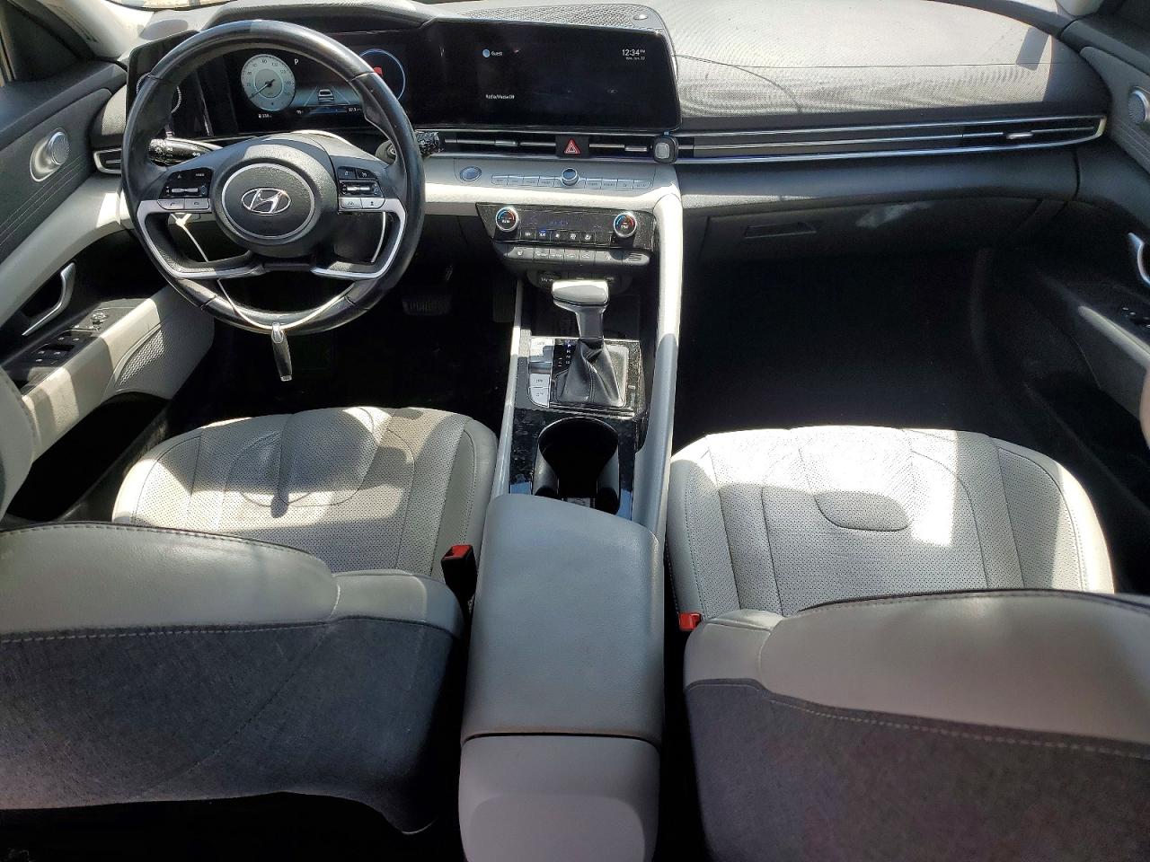 2022 HYUNDAI ELANTRA