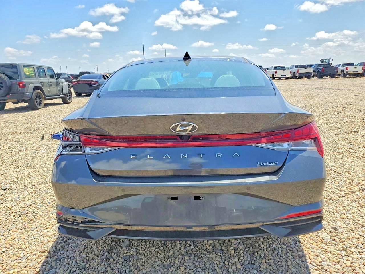 2022 HYUNDAI ELANTRA