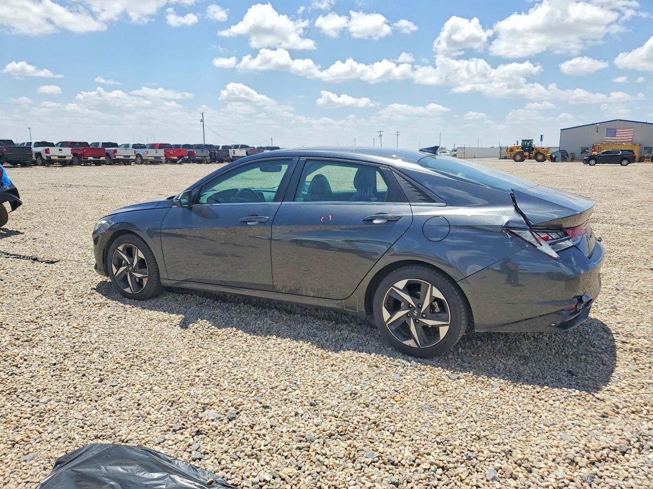 2022 HYUNDAI ELANTRA