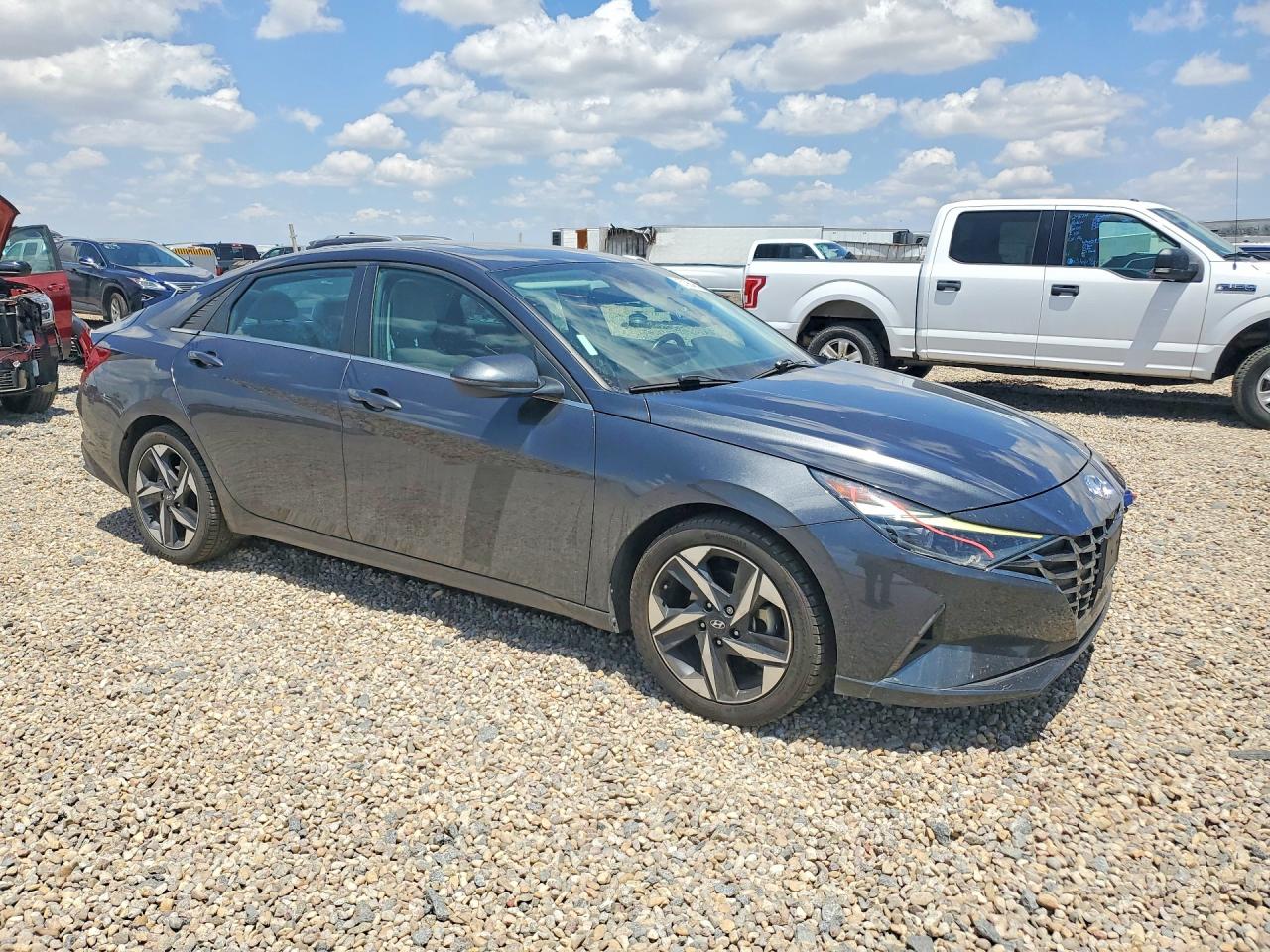 2022 HYUNDAI ELANTRA
