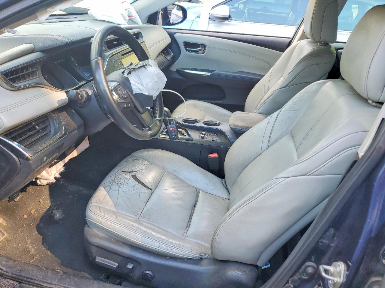 2015 TOYOTA AVALON