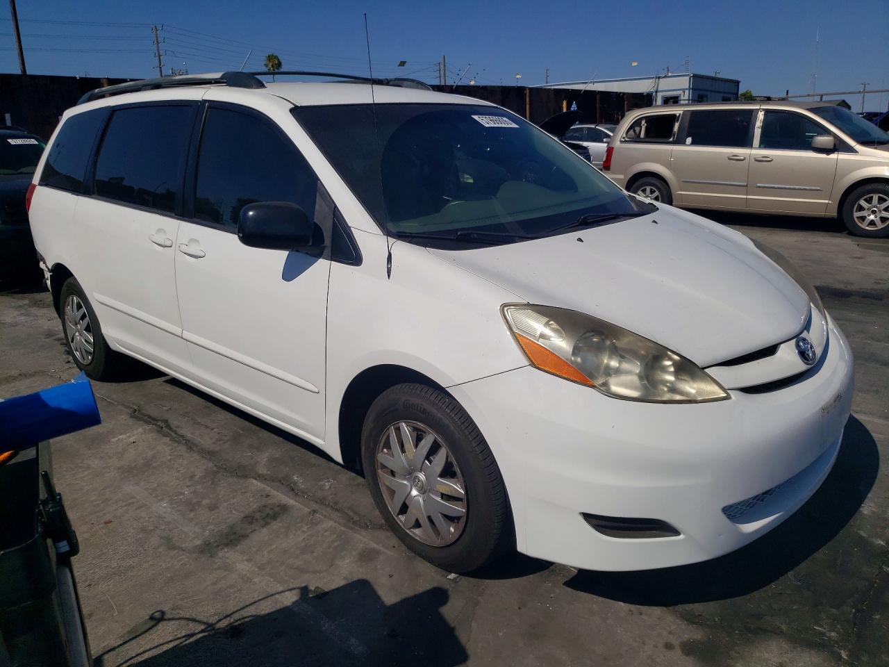 2009 TOYOTA SIENNA