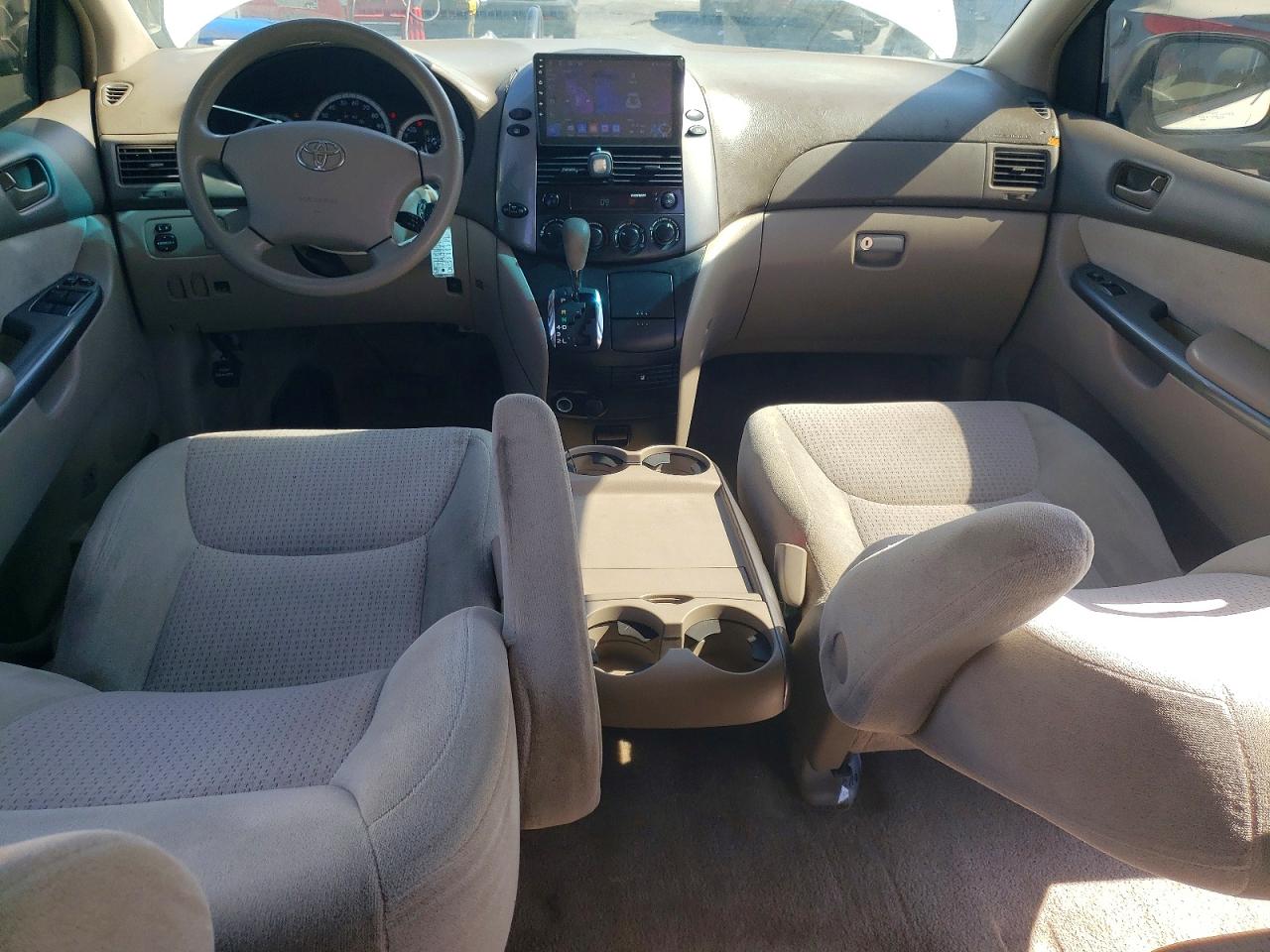 2009 TOYOTA SIENNA